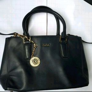 AUTH DKNY BLACK LEATHER HANDBAG
